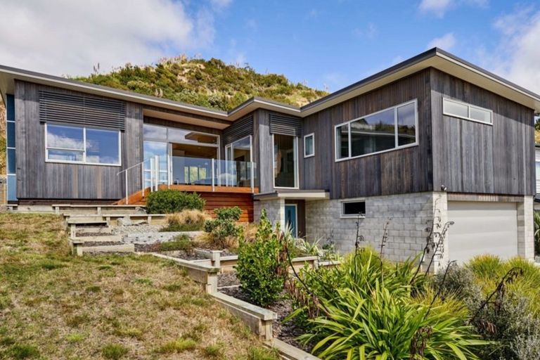 Photo of property in 3 Pacific View, Whitby, Porirua, 5024