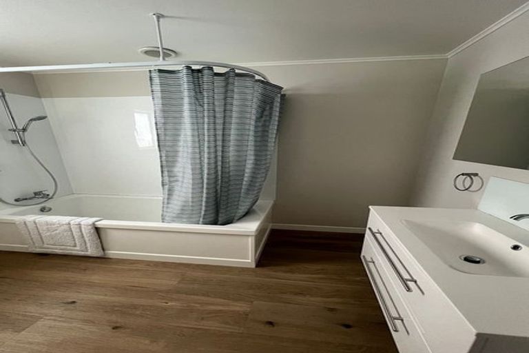 Photo of property in 15 Moselle Street, Island Bay, Wellington, 6023