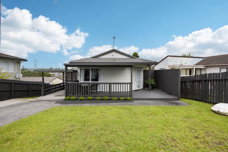 Photo of property in 55 Triangle Road, Massey, Auckland, 0614