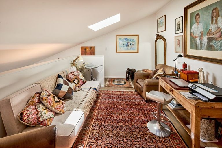 Photo of property in Tennyson Apartments, 4/25 Tennyson Street, Te Aro, Wellington, 6011