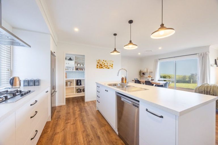 Photo of property in 372 Maharakeke Road, Waipukurau, 4281