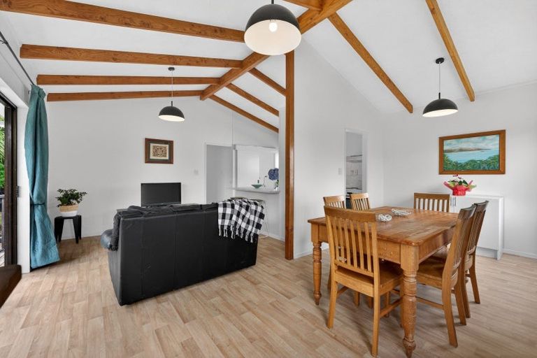 Photo of property in 22 Bay Vista Drive, Red Beach, 0932