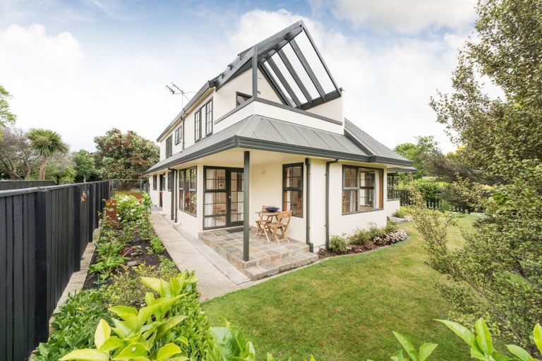 Photo of property in 88 Clifton Terrace, Fitzherbert, Palmerston North, 4410