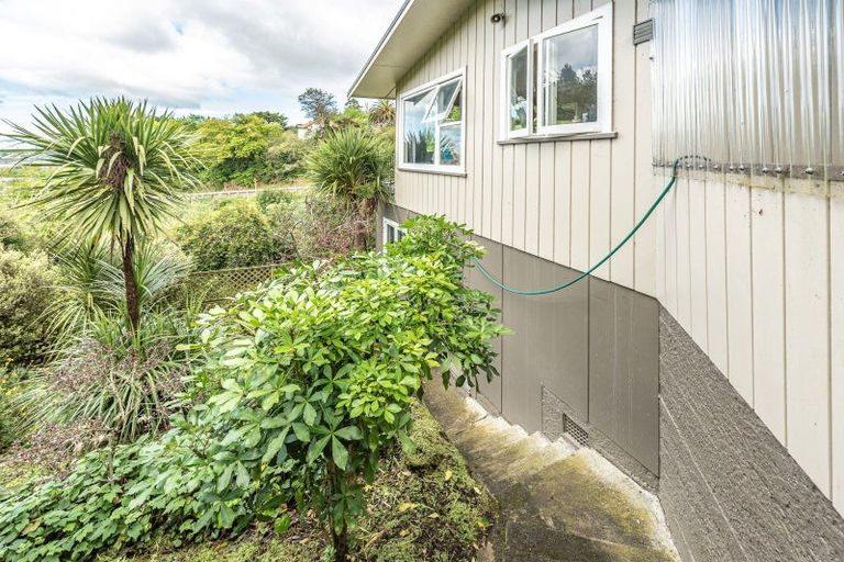 Photo of property in 2 Hillside Terrace, Saint Johns Hill, Whanganui, 4500