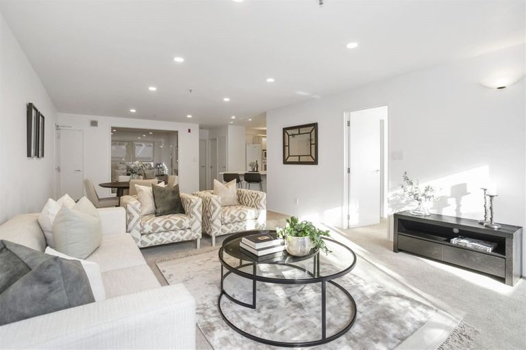 Photo of property in 1i/175 Hurstmere Road, Takapuna, Auckland, 0622