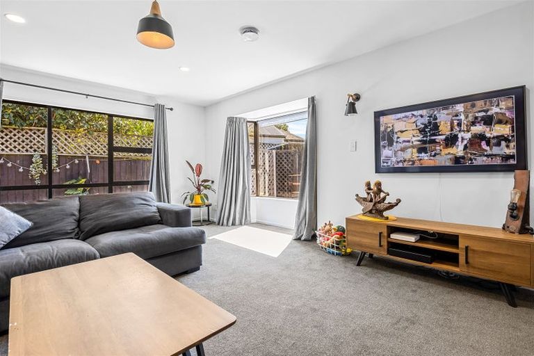 Photo of property in 12 Dunbarton Street, Redwood, Christchurch, 8051