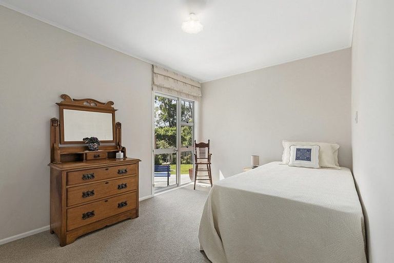 Photo of property in 3 Tirowhanga Road, Paremata, Porirua, 5024