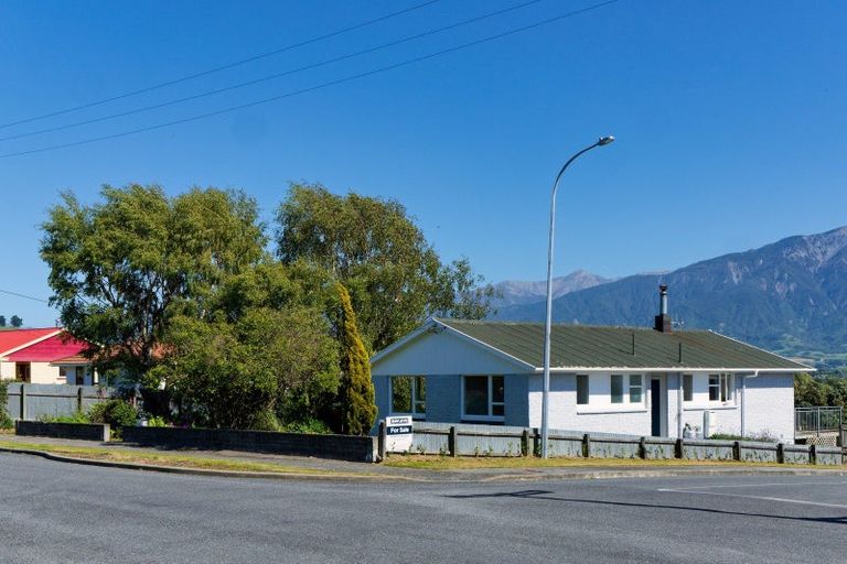 Photo of property in 10 Bayview Street, Kaikoura, 7300