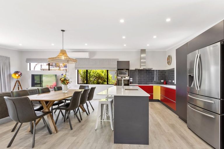 Photo of property in 14 Robertson Street, Raglan, 3225