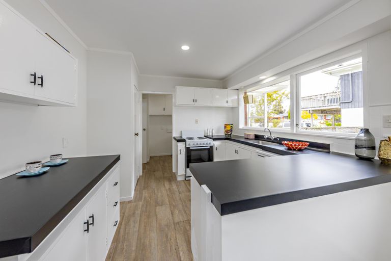 Photo of property in 41 Lawrence Crescent, Hillpark, Auckland, 2102