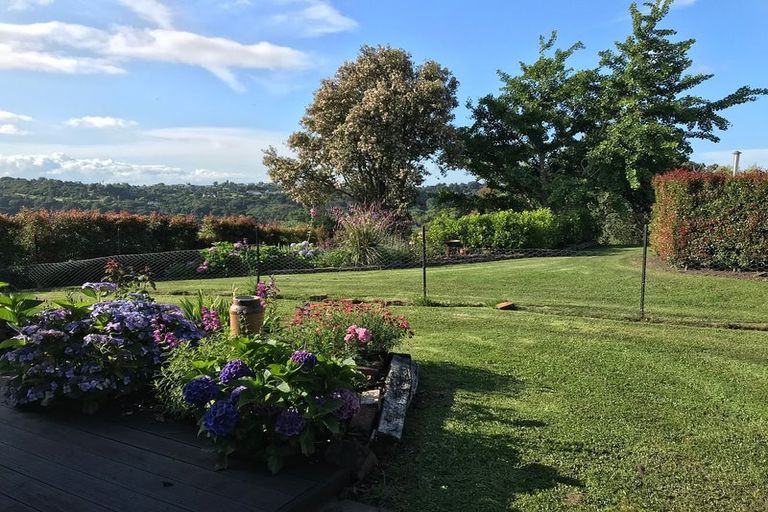 Photo of property in 206 Broomfields Road, Whitford, Howick, 2571