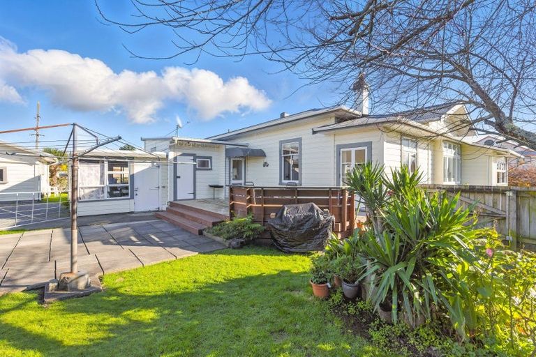 Photo of property in 2 Weraroa Road, Levin, 5510