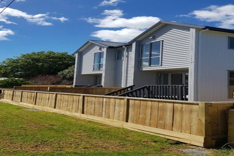 Photo of property in 1/51 Wharf Road, Te Atatu Peninsula, Auckland, 0610