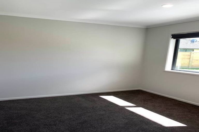 Photo of property in 15 Shearwater Lane, Whitby, Porirua, 5024