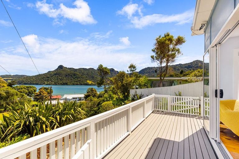 Photo of property in 18 Foster Avenue, Huia, Auckland, 0604