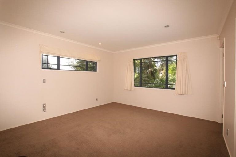 Photo of property in 7a Roberts Road, Glenfield, Auckland, 0629
