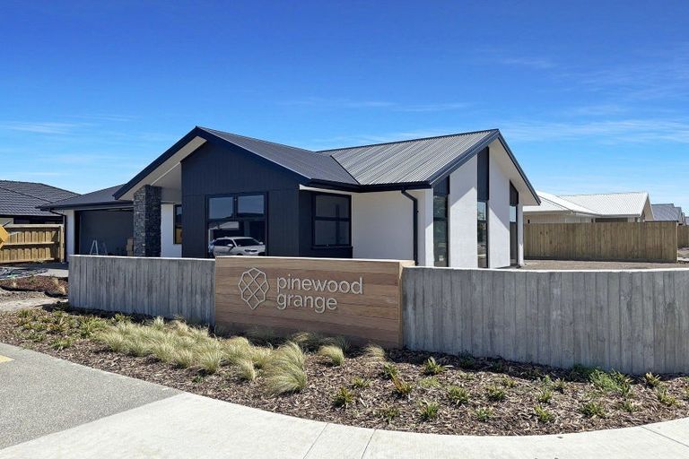 Photo of property in 2 Larch Drive, Rolleston, 7614