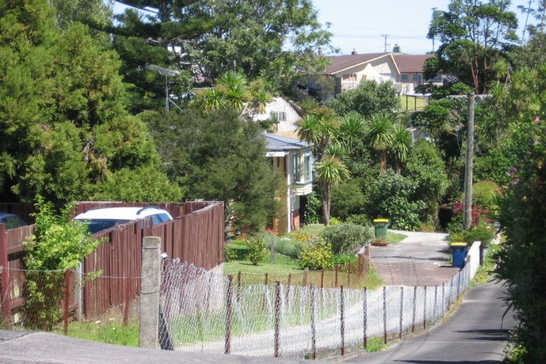 Photo of property in 33a Kia Ora Road, Beach Haven, Auckland, 0626