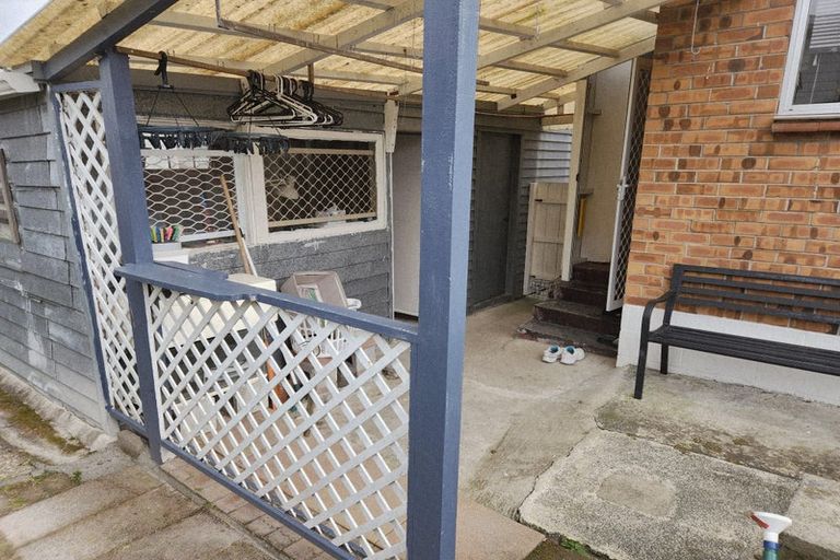 Photo of property in 2b Barbary Avenue, Kelston, Auckland, 0602