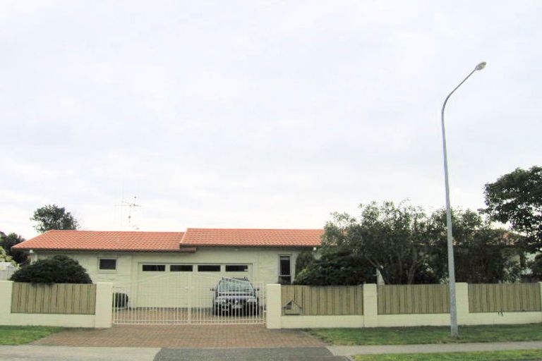 Photo of property in 97 Dickson Road, Papamoa Beach, Papamoa, 3118