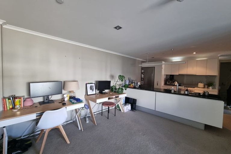 Photo of property in Bellagio Apartments, 5e/39 Taranaki Street, Te Aro, Wellington, 6011
