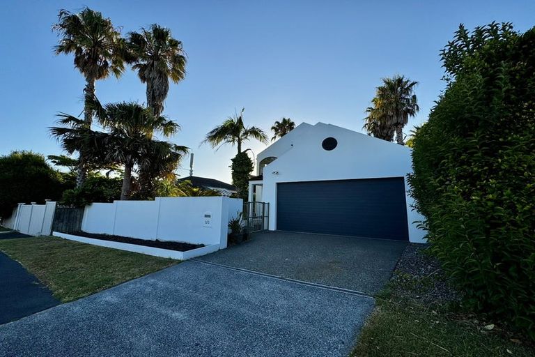 Photo of property in 2/321 Lake Road, Hauraki, Auckland, 0622