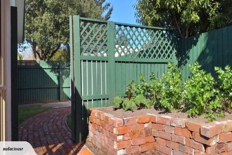 Photo of property in 2/12 Gibbon Street, Sydenham, Christchurch, 8023