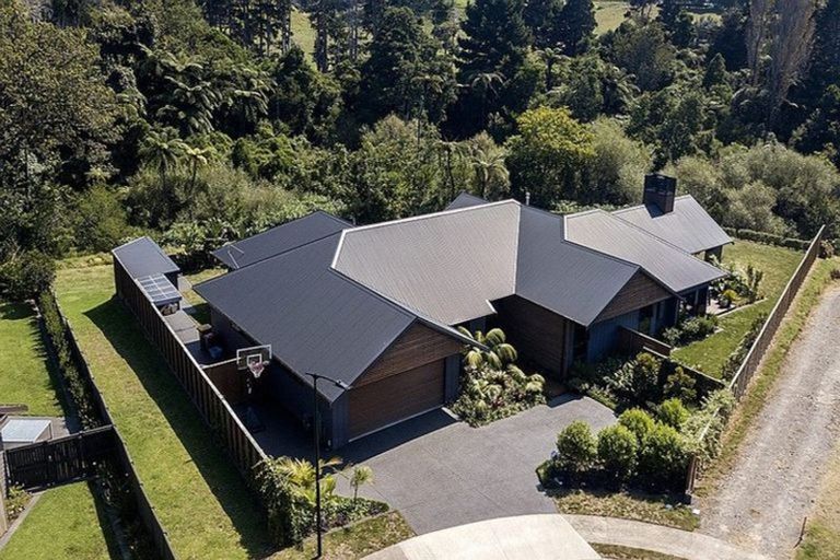 Photo of property in 10 Pike Place, Ferndale, New Plymouth, 4310