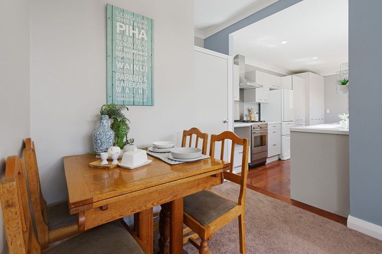 Photo of property in 36 Edinburgh Terrace, Berhampore, Wellington, 6023