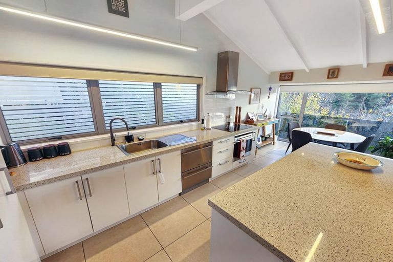 Photo of property in 29 Burns Road, Hospital Hill, Napier, 4110