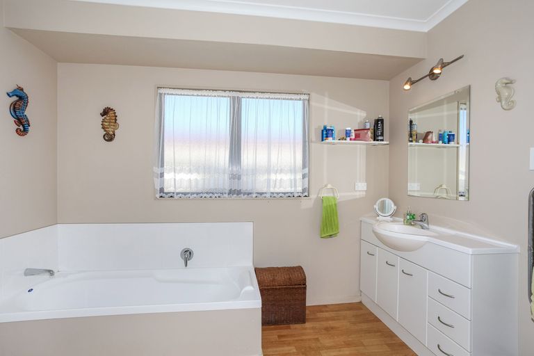 Photo of property in 42b Harrisville Road, Tuakau, 2121