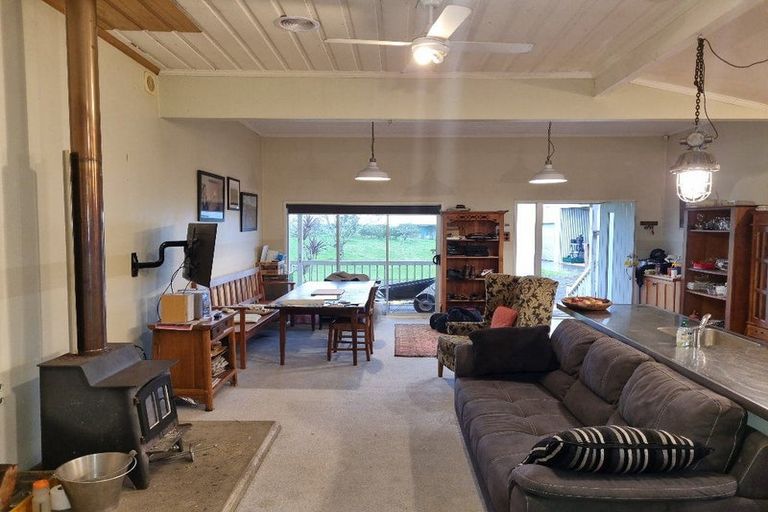 Photo of property in 27 Parrs Road, Hurworth, New Plymouth, 4371