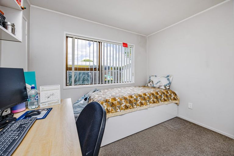 Photo of property in 1/2 Burundi Avenue, Clendon Park, Auckland, 2103