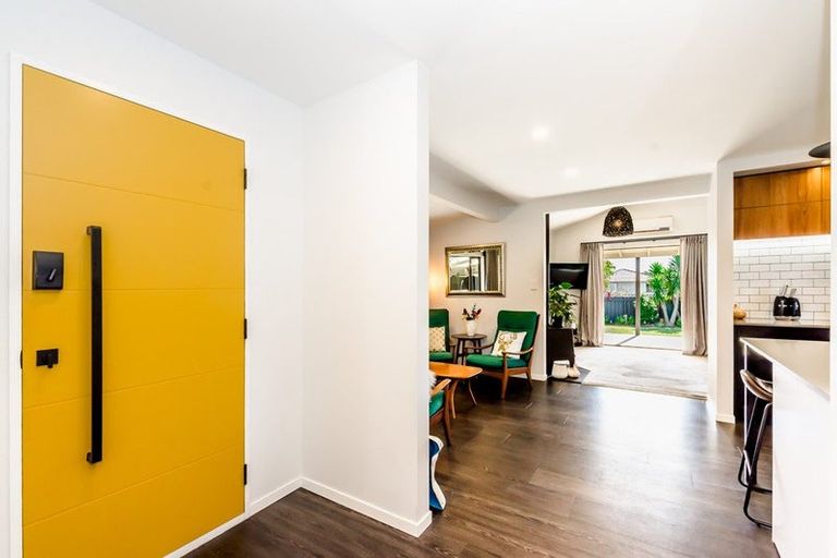 Photo of property in 36 Hollis Road, Paraparaumu Beach, Paraparaumu, 5032