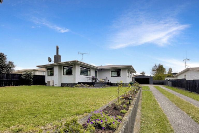 Photo of property in 14 Baird Road, Tokoroa, 3420