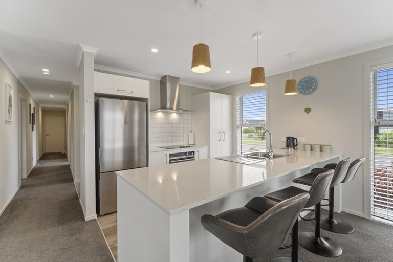 Photo of property in 3 Tapuhikura Street, Waikanae, 5036