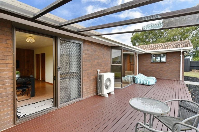 Photo of property in 31 Solomon Avenue, Redwood, Christchurch, 8051