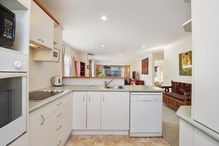 Photo of property in 38 Lakeridge Close, Rangatira Park, Taupo, 3330