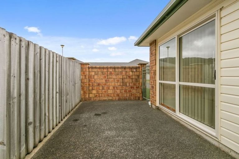 Photo of property in 11 Woodland Mews, Wainuiomata, Lower Hutt, 5014