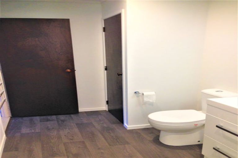 Photo of property in 3/42 Manuka Road, Glenfield, Auckland, 0629