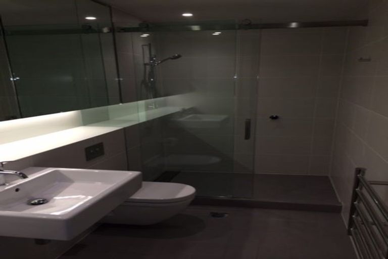 Photo of property in Clyde Quay Wharf, 3b/5 Clyde Quay Wharf, Te Aro, Wellington, 6011