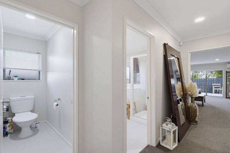 Photo of property in 6 Chadlington Avenue, Henderson, Auckland, 0612