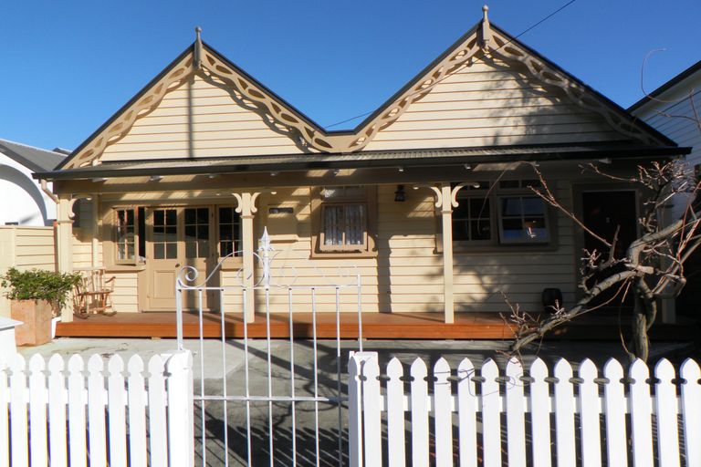 Photo of property in 166 Tasman Street, Nelson, 7010