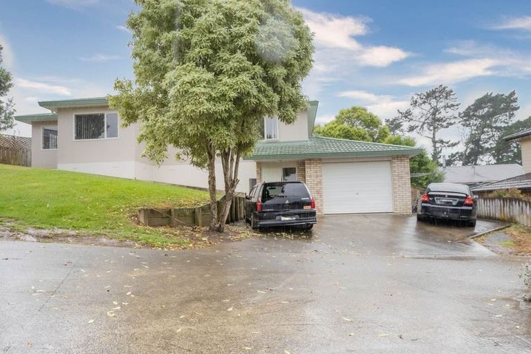 Photo of property in 20 Quincey Place, Massey, Auckland, 0614