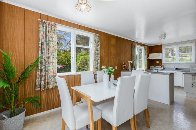 Photo of property in 43 Sievers Grove, Cannons Creek, Porirua, 5024