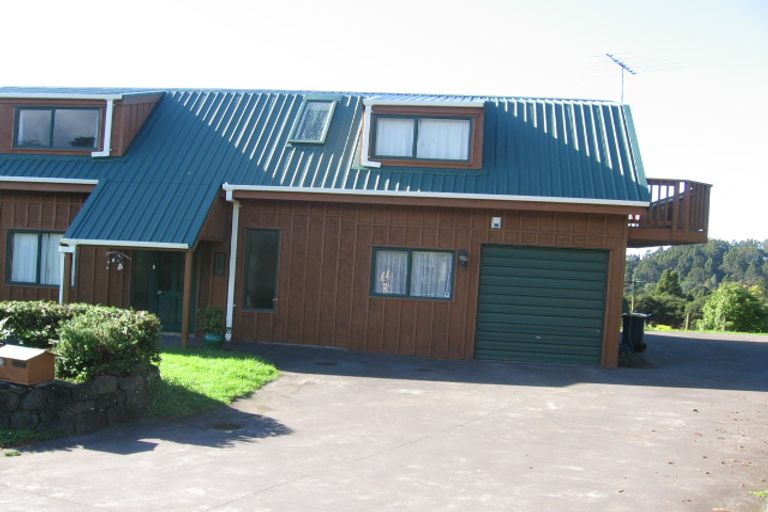 Photo of property in 11 Laingrange Place, Laingholm, Auckland, 0604