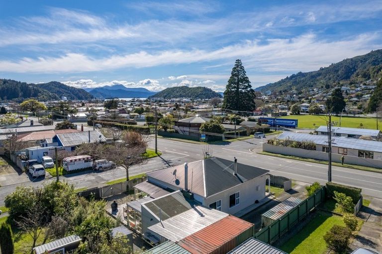 Photo of property in 47 Kent Street, Picton, 7220