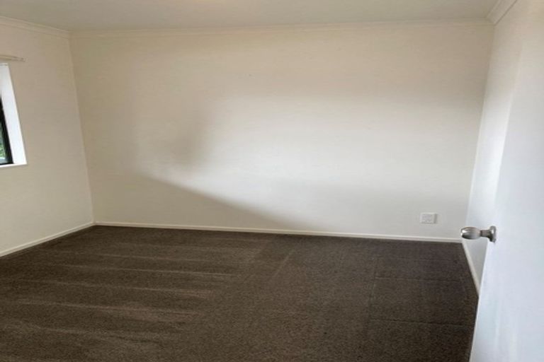 Photo of property in 5a Southview Place, Wattle Downs, Auckland, 2102