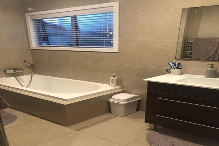 Photo of property in 4 Halder Place, Torbay, Auckland, 0632