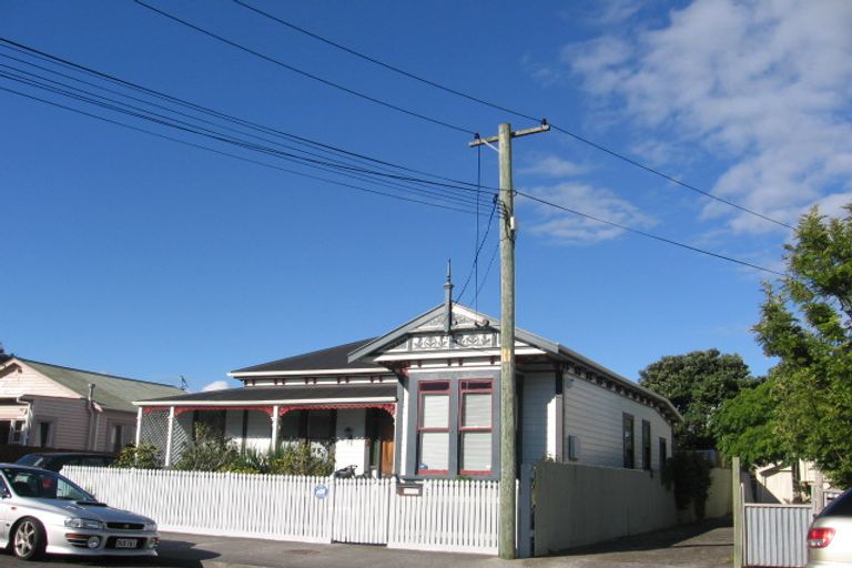 Photo of property in 10 Riddlers Crescent, Petone, Lower Hutt, 5012